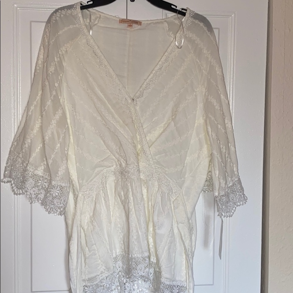Gibson Latimer white peplum blouse size large NWT